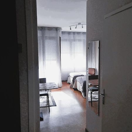 Paisible Studio Avec Agreable Loggia 2 Mn Du Centre Apartment Екс ле Бен Екстериор снимка