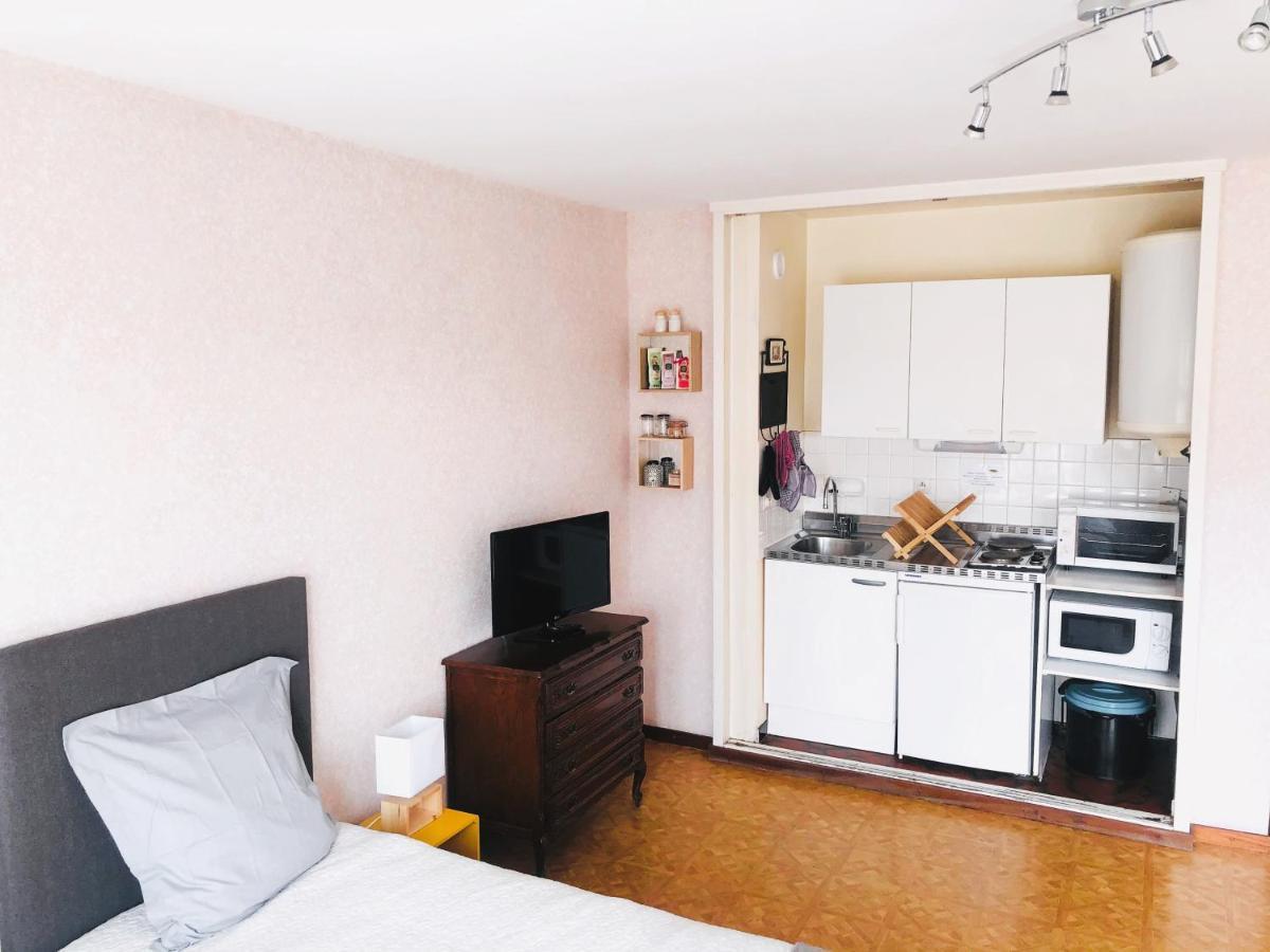 Paisible Studio Avec Agreable Loggia 2 Mn Du Centre Apartment Екс ле Бен Екстериор снимка